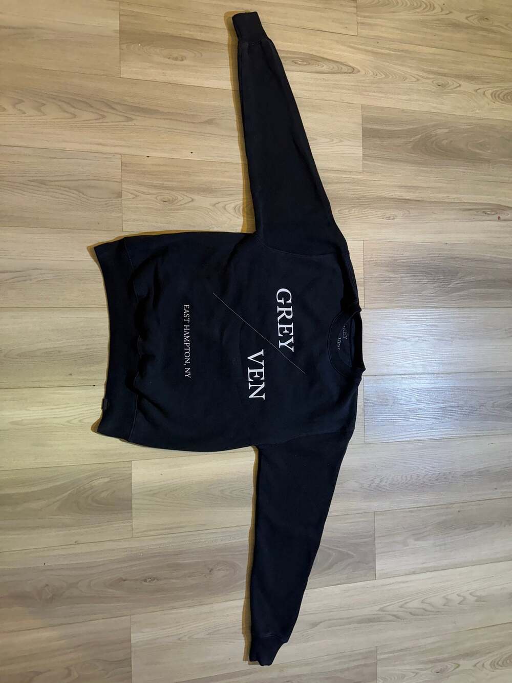 Grey Ven East Hampton NY Graphic Crewneck Sweatshirt Black Cotton Fleece Medium
